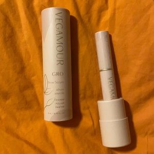 Vegamour GRO brow serum